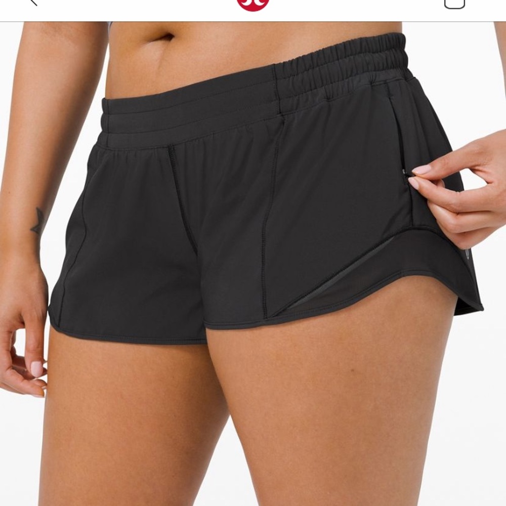 Women’s lululemon low rise hotty hot 2.5 in short